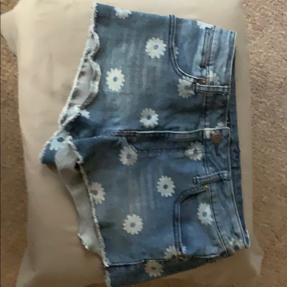 rue21 flowered shorts.